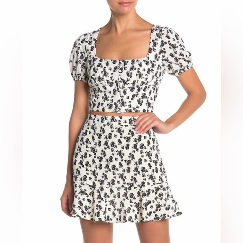 ♥️ White floral print mini dress with matching top